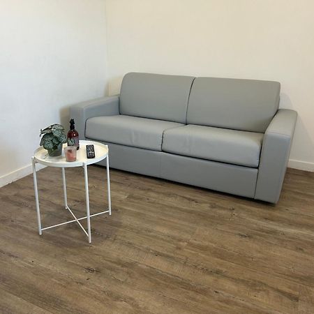 Superbe Studio Meuble Avec Parking Maubeuge Dış mekan fotoğraf