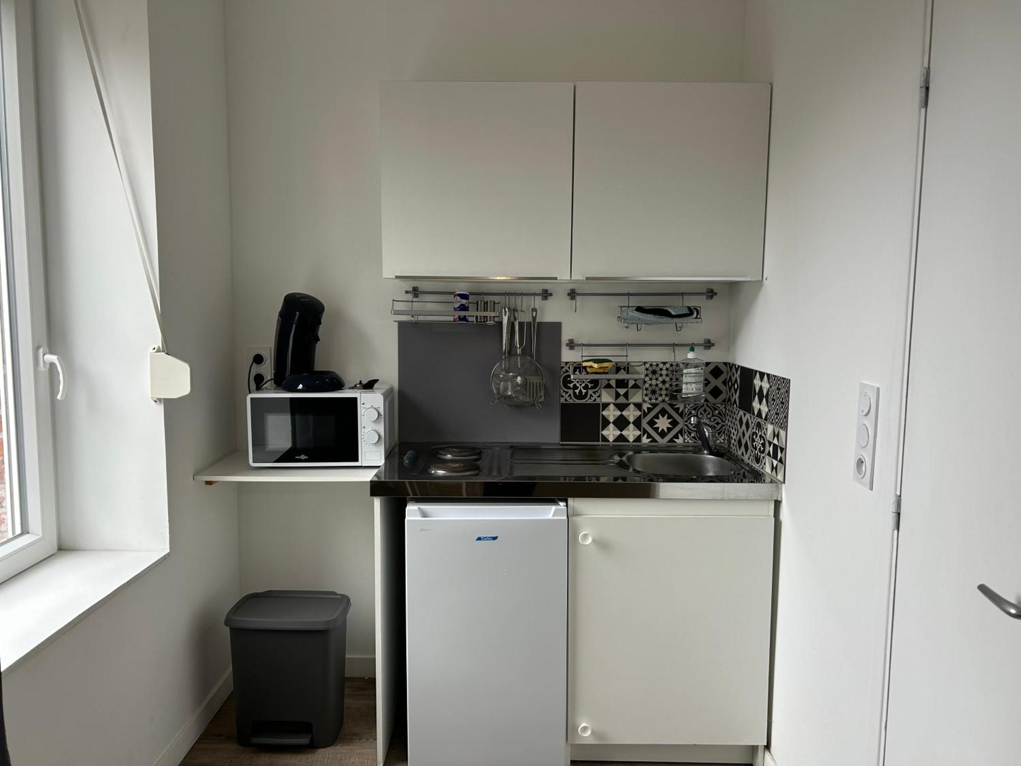 Superbe Studio Meuble Avec Parking Maubeuge Dış mekan fotoğraf